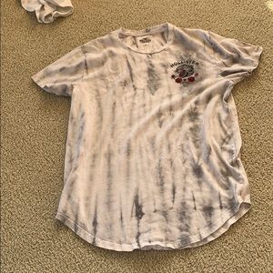 Hollister graphic tee